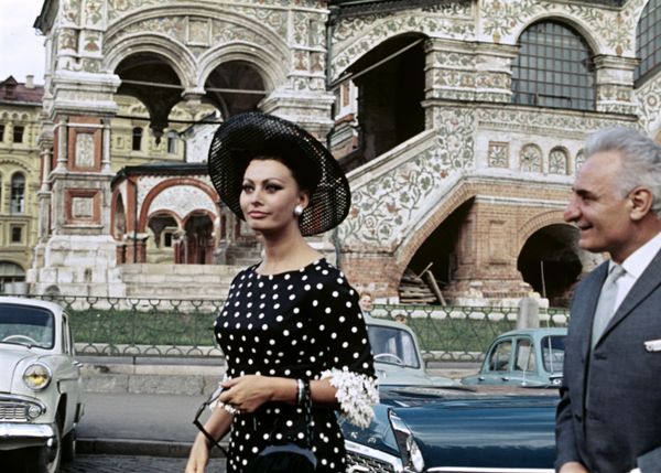 Софи Лорен на IV Московском международном кинофестивале в 1965 году. Тогда она получила приз за роль в фильме Брак по-итальянски. - Sputnik Армения