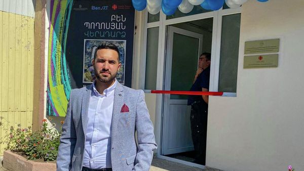 Персональная выставка Возвращение Бена Погосяна, тяжело раненного в 44-дневной войне (21 сентября 2021). Гюмри - Sputnik Армения