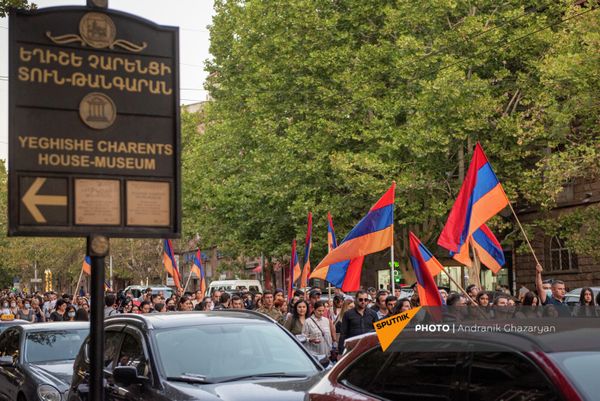 Զոհվածների հարազատների երթը դեպի Եռաբլուր․ Անկախության 30-ամյակ - Sputnik Արմենիա