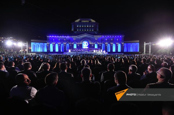 Անկախության 30-ամյակին նվիրված միջոցառում Երևանի Հանրապետության հրապարակում - Sputnik Արմենիա