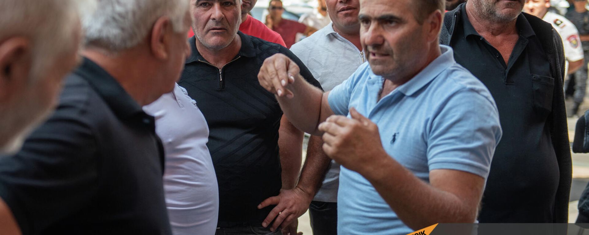 Крестьяне Армавирской области протестуют у Дома правительства и требуют встречи с премьер-министром (23 сентября 2021). Еревaн - Sputnik Армения, 1920, 23.09.2021