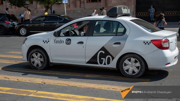 Yandex Go на площади Республики - Sputnik Армения
