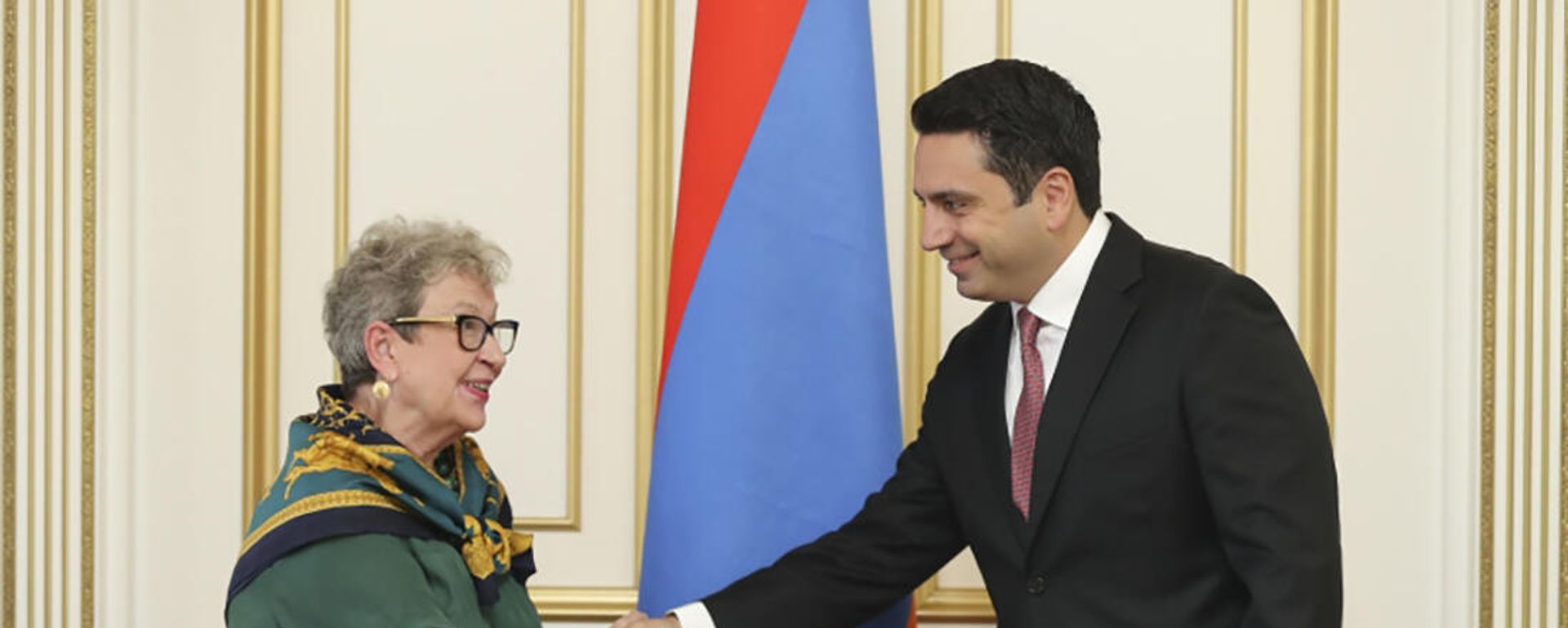 Спикер Парламента Ален Симонян принял главу Представительства ЕС в Армении, посла Евросоюза Андреа Викторини (23 сентября 2021). Еревaн - Sputnik Армения, 1920, 23.09.2021