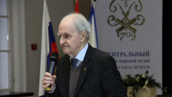 Один из создателей первой в СССР атомной подводной лодки Радий Шмаков - Sputnik Армения