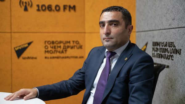 Ռոմանոս Պետրոսյան - Sputnik Արմենիա