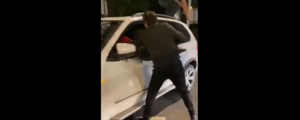 Видео избиения армянина группой азербайджанцев в Москве - Sputnik Армения