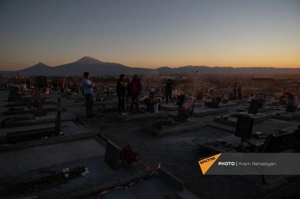Ераблур на фоне Арарата - Sputnik Армения