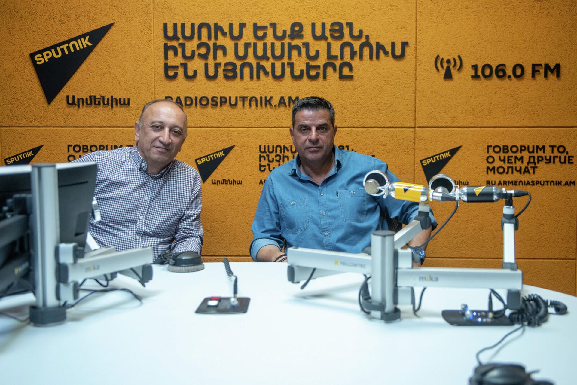 Главный тренер ФК Севан Памбос Кристодулу в гостях радио Sputnik - Sputnik Արմենիա, 1920, 03.10.2021
