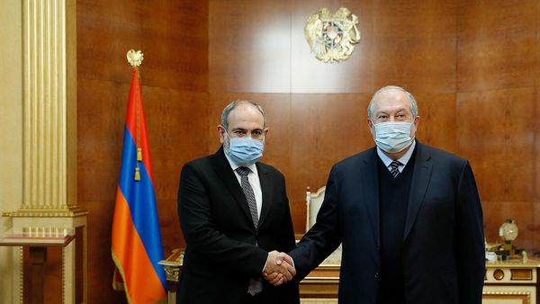 Встреча премьер-министра Никола Пашиняна и президента Армена Саркисяна (1 октября 2021). Еревaн - Sputnik Армения