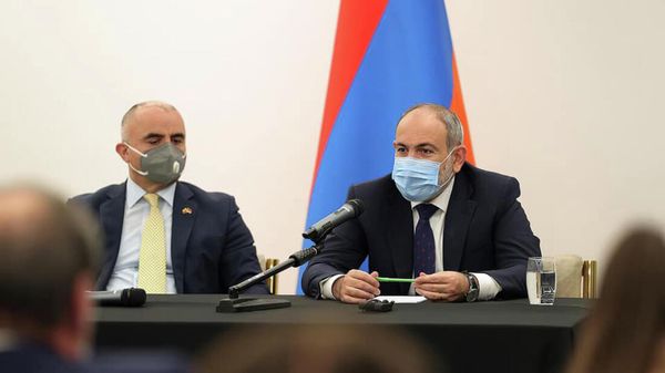 Премьер-министр Никол Пашинян на встрече с представителями армянской диаспоры в Литве (3 октября 2021). Вильнюс - Sputnik Армения
