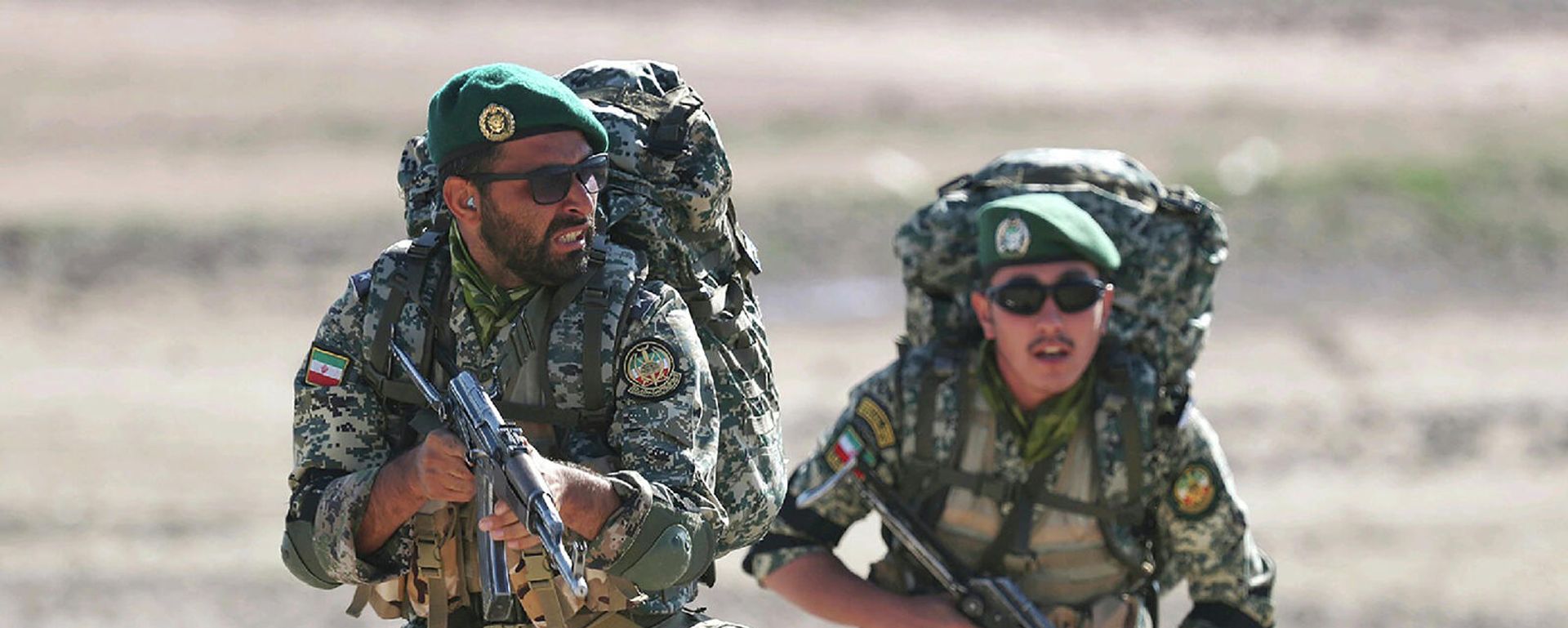 Войска сухопутных войск иранской армии во время масштабных военных учений на границе Ирана с Азербайджаном (2 окбтября 2021). Иран - Sputnik Армения, 1920, 06.10.2021