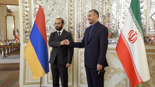 Встреча министров иностранных дел Армении и Ирана Арарата Мирзояна и Хосейна Амир-Абдоллахяна (4 октября 2021). Тегеран - Sputnik Армения