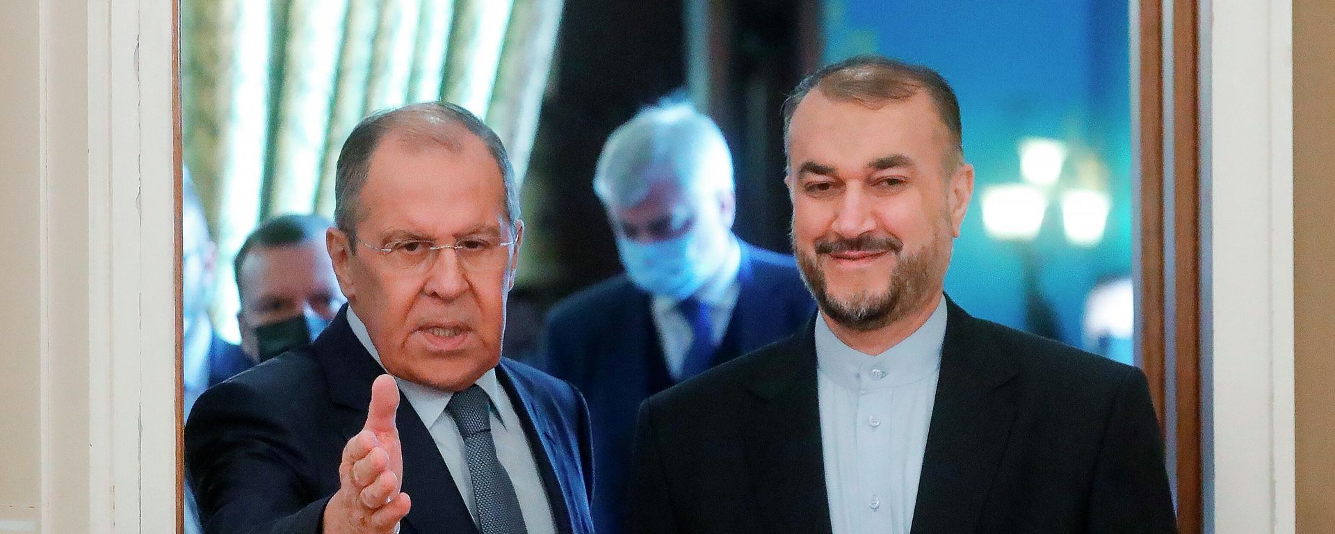 Министры иностранных дел РФ и Ирана Сергей Лавров и Хосейн Амир Абдоллахиан во время встречи (6 октября 2021). Москва - Sputnik Армения, 1920, 06.10.2021