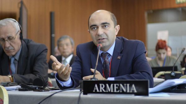 Лидер партии Просвещенная Армения Эдмон Марукян на закрытом обсуждении, посвященном нагорно-карабахскому конфликту (Октябрь 2021). Вена - Sputnik Армения