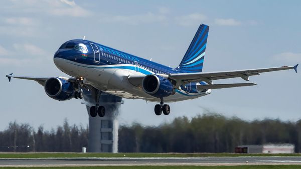 Самолет Airbus A319 авиакомпании Azal - Sputnik Армения