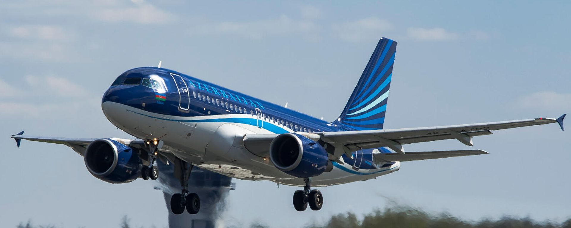 Самолет Airbus A319 авиакомпании Azal - Sputnik Армения, 1920, 28.12.2021
