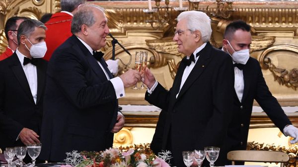 Государственный ужин от имени президента Италии Серджо Матареллы и госпожи Лауры Маттарелла в честь президента Армении Армена Саркисяна и супруги Нунэ Саркисян во Дворце Куиринала (6 октября 2021). Рим - Sputnik Արմենիա