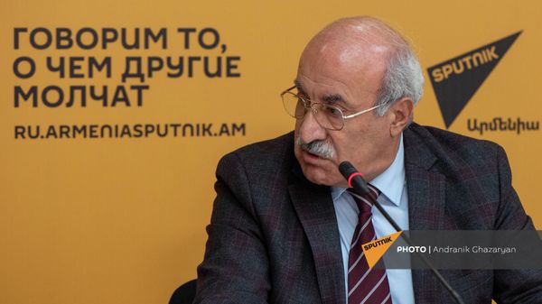 Хосров Арутюнян на пресс конференции по теме Ситуация в Армении и вокруг неё (8 октября 2021). Еревaн - Sputnik Армения