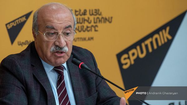 Хосров Арутюнян на пресс конференции по теме Ситуация в Армении и вокруг неё (8 октября 2021). Еревaн - Sputnik Армения