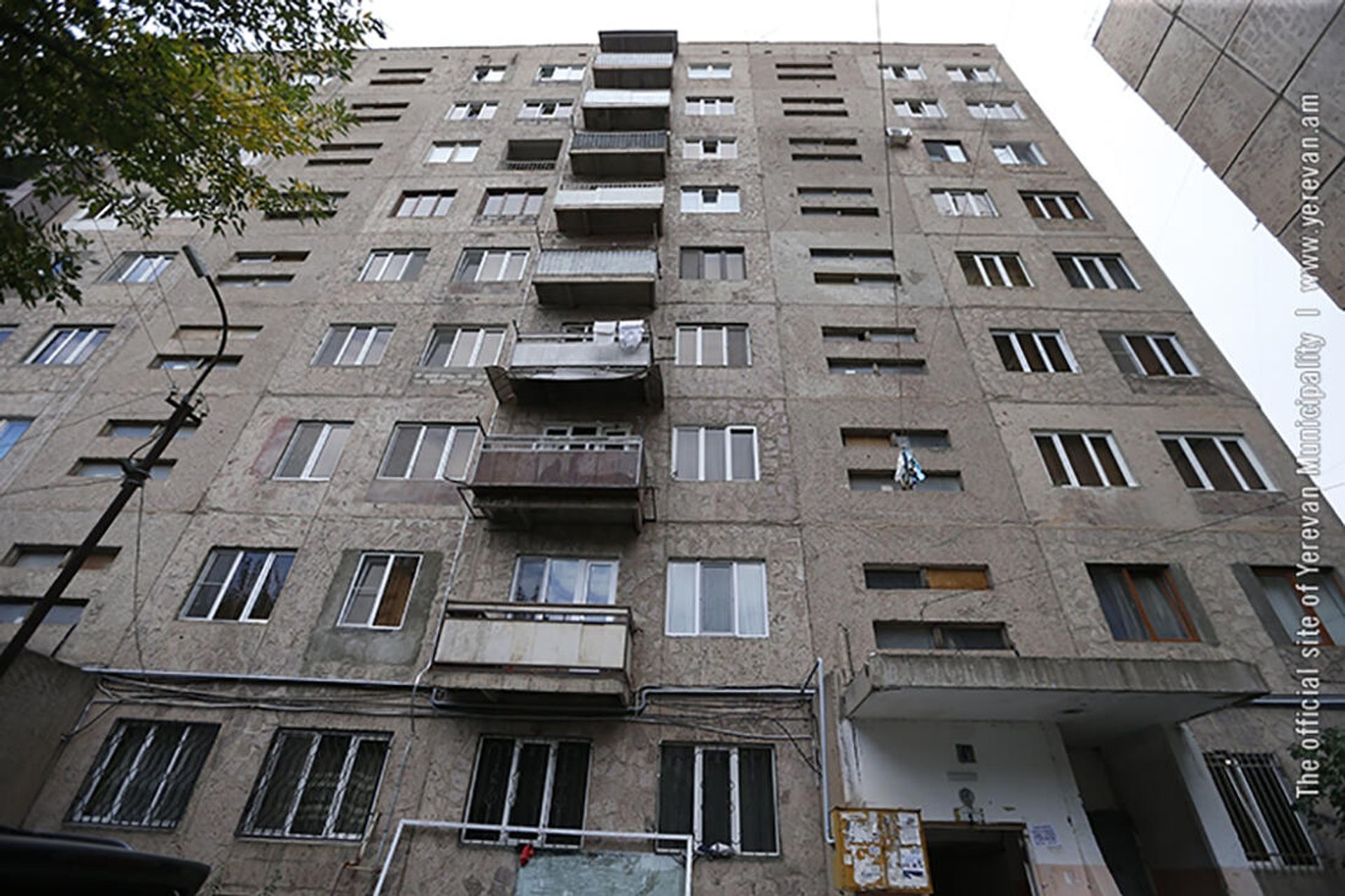 Солнечные батареи, переданные ЕС для 40 домов в Ереване в рамках программы Солнечное сообщество - Sputnik Արմենիա, 1920, 11.10.2021