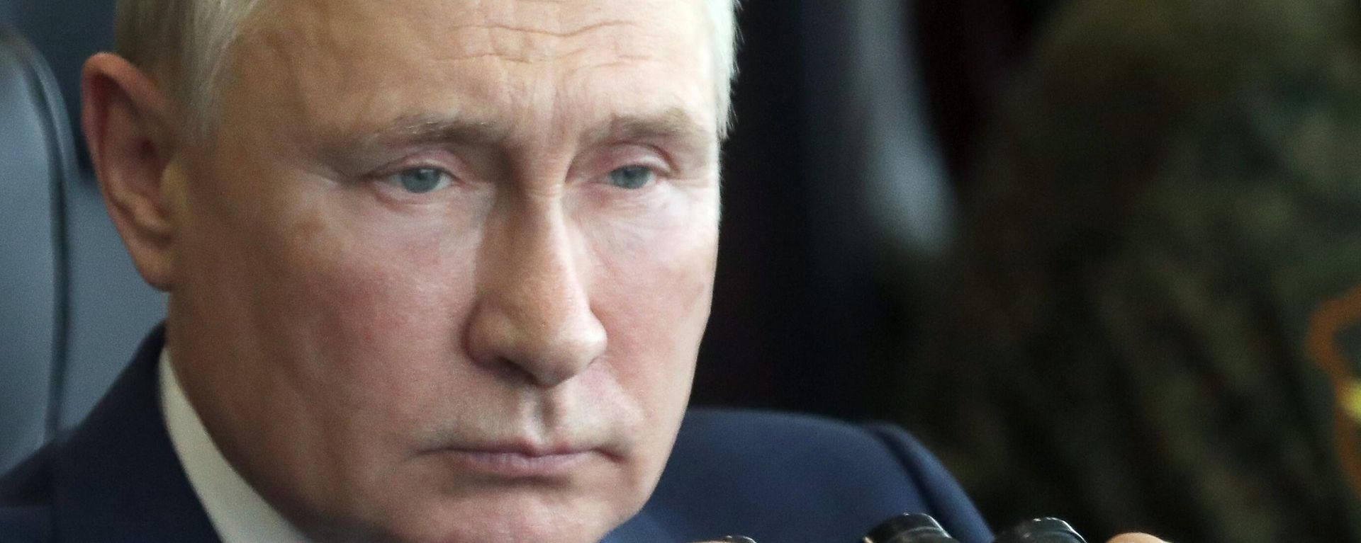 Президент России Владимир Путин на полигоне Мулино во время основного этапа совместного стратегического учения вооружённых сил РФ и Белоруссии Запад-2021 (13 сентября 2021). Нижегородская область - Sputnik Армения, 1920, 20.10.2021