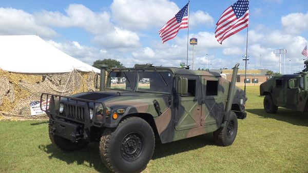 Американский армейский внедорожник HMMWV - Sputnik Армения