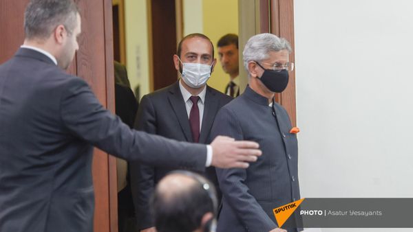 Главы МИД Армении и Индии Арарат Мирзоян и Субраманьям Джайшанкар на пресс-конференции (13 октября 2021). Еревaн - Sputnik Армения