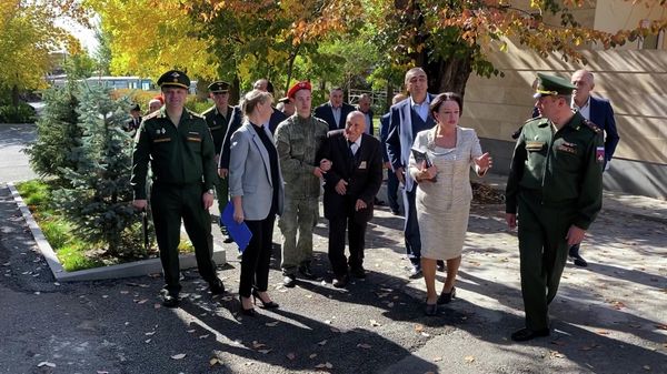 Ветераны ВОВ и воины-афганцы провели встречу с юнармейцами в армянской столице - Sputnik Армения