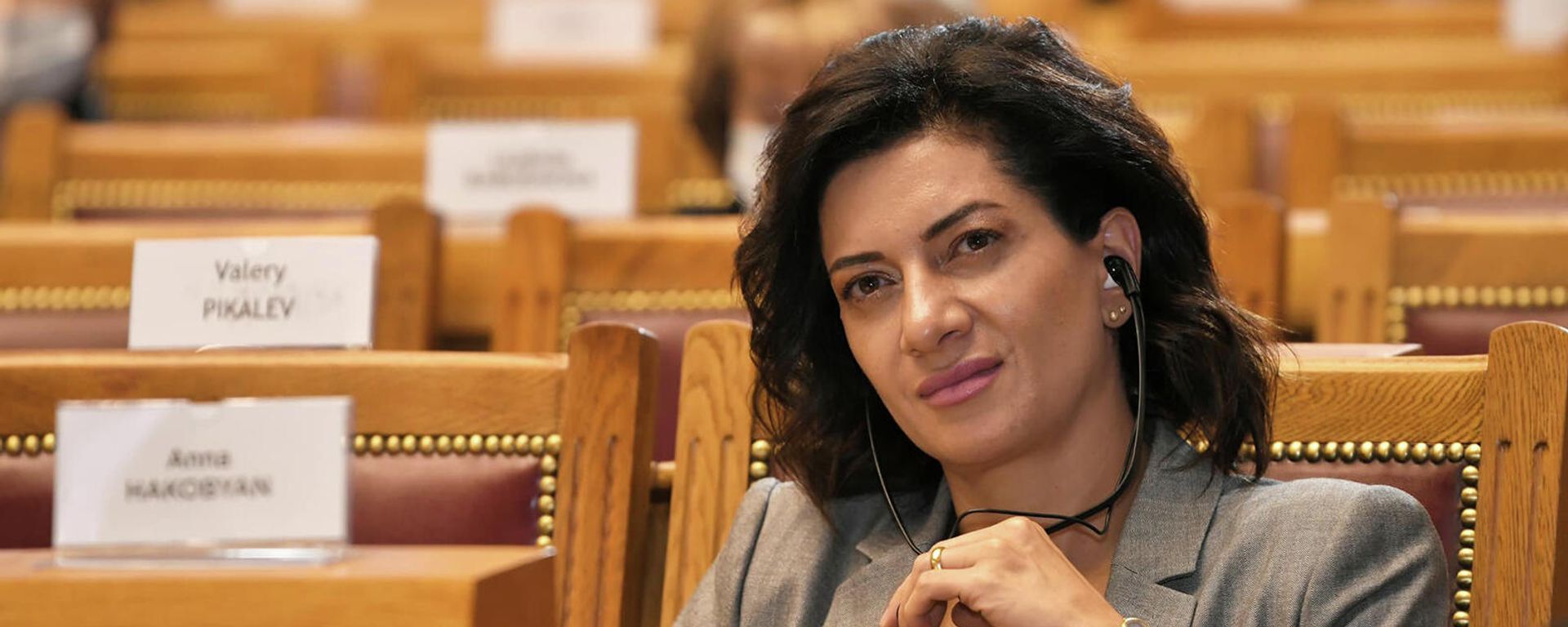 Анна Акопян на пленарном заседании Миссия женщин в развитии дипломатии мира и доверия третьего Евразийского женского форума (15 октября 2021). Санкт-Петербург - Sputnik Армения, 1920, 15.10.2021