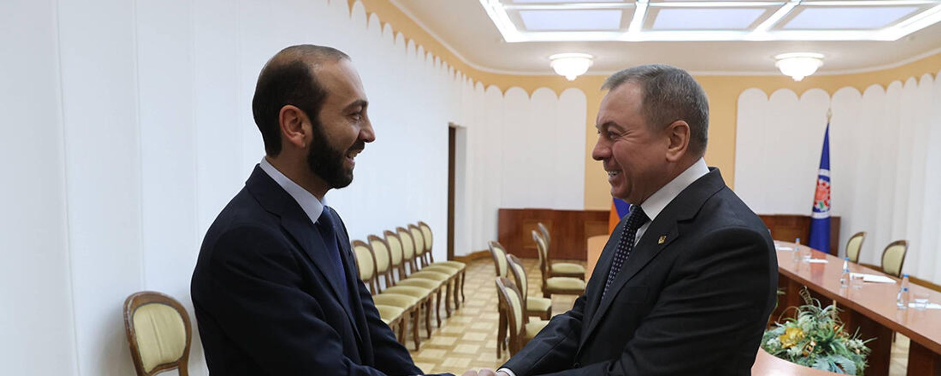 Արարատ Միրզոյանն ու Վլադիմիր Մակեյը - Sputnik Արմենիա, 1920, 15.10.2021