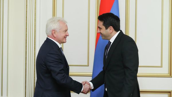 ՀՀ ԱԺ նախագահ Ալեն Սիմոնյանն ընդունել է Ռուսաստանի Դաշնության նախագահի արտասահմանյան երկրների հետ միջտարածաշրջանային և մշակութային կապերի վարչության պետ Իգոր Մասլովին։  - Sputnik Արմենիա
