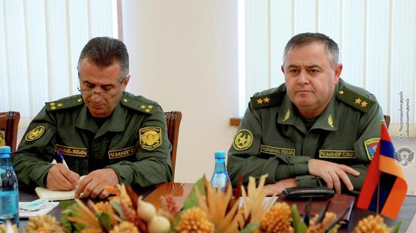 Глава Генштаба ВС РА генерал-лейтенант Артак Давтян принял главу делегации Международного комитета Красного Креста в Армении Тьерри Рибо (18 октября 2021). Еревaн - Sputnik Армения