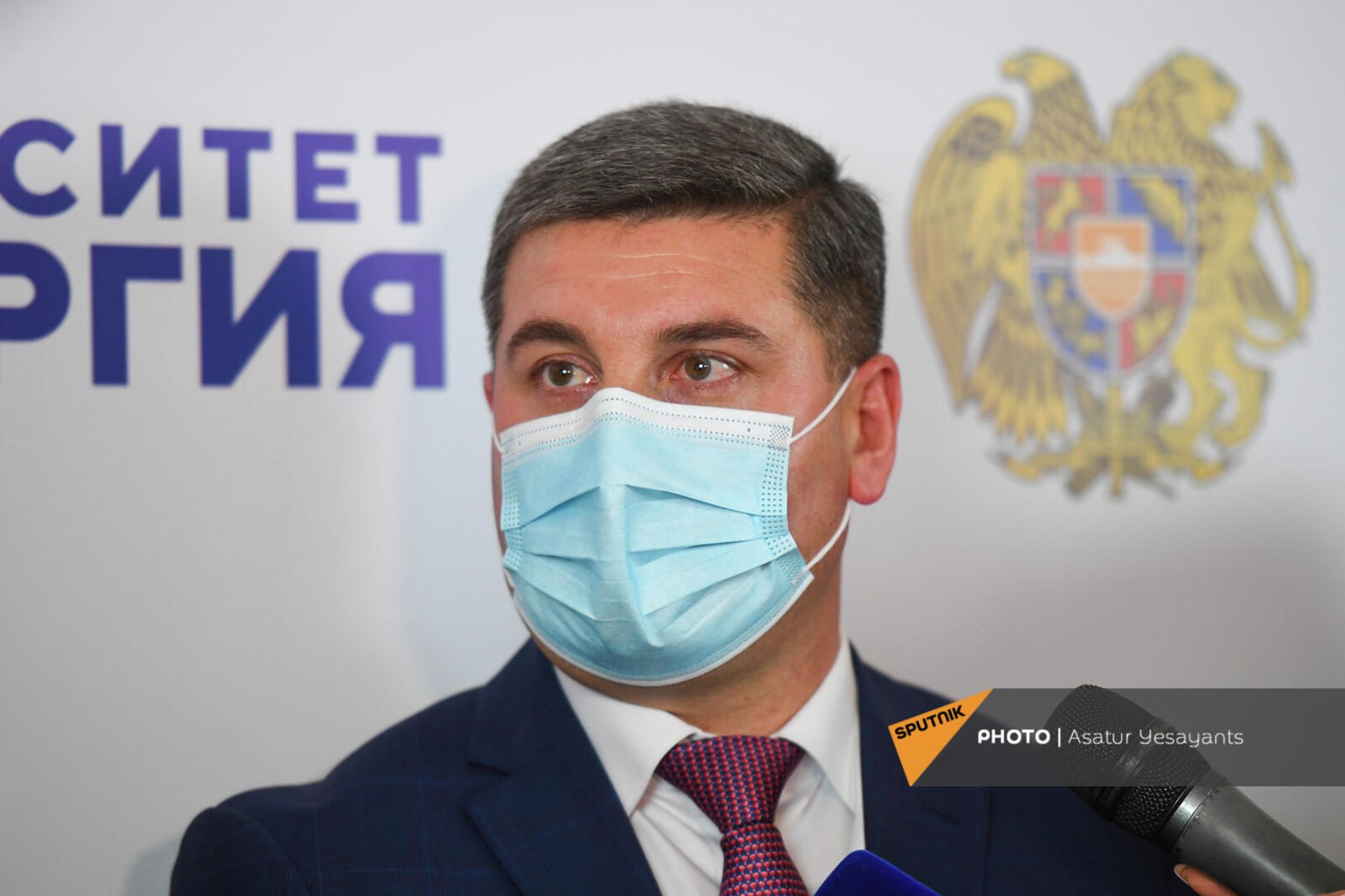 Министр территориального управления и инфраструктур Гнел Саносян на 8-м армяно-российском межрегиональном форуме, организованном Минтерриториального управления и развития инфраструктуры Армении и Министерством экономического развития России (19 октября 2021). Еревaн - Sputnik Армения, 1920, 19.10.2021