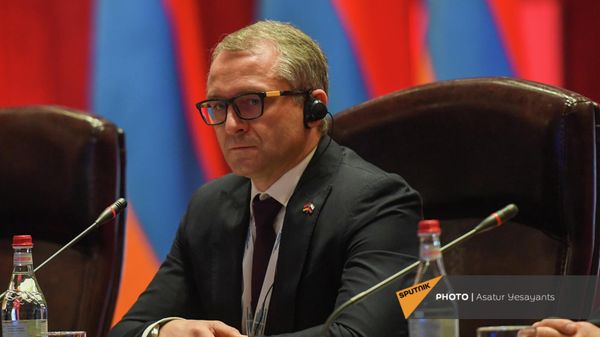 Дмитрий Вольвач на 8-м армяно-российском межрегиональном форуме, организованном Минтерриториального управления и развития инфраструктуры Армении и Министерством экономического развития России (19 октября 2021). Еревaн - Sputnik Армения