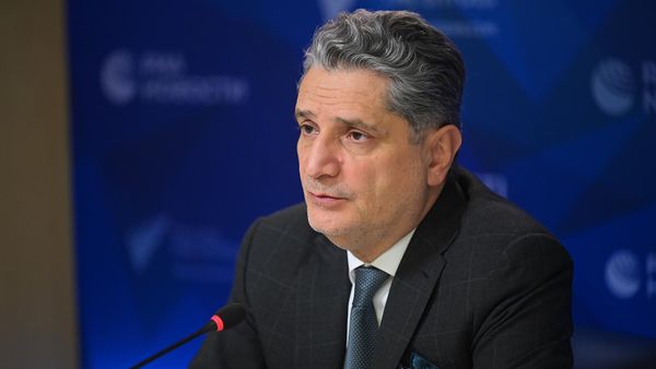 Зампредседатель правления ЕАБР Тигран Саркисян во время видеомоста по теме Новые опции приложения Путешествую без COVID-19 (19 октября 2021). Москвa - Sputnik Армения