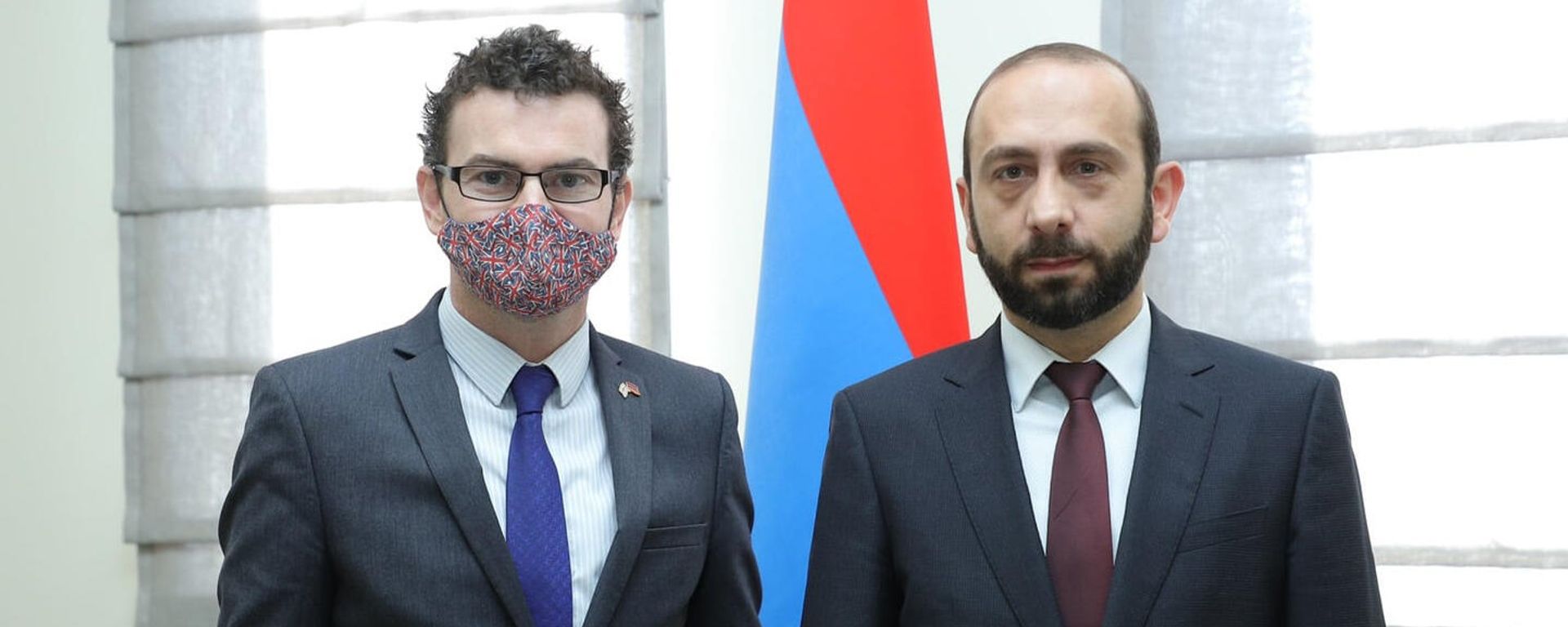 ՀՀ-ում Միացյալ Թագավորության դեսպան Ջոն Պատրիկ Գալագերն ու ՀՀ արտաքին գործերի նախարար Արարատ Միրզոյանը - Sputnik Արմենիա, 1920, 20.10.2021