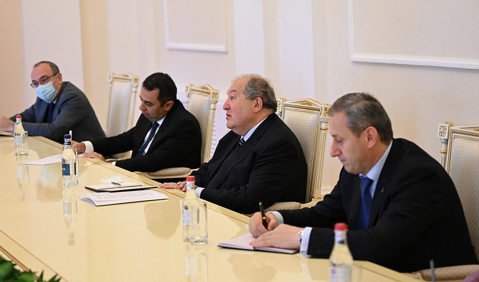 Հայաստանի նախագահ Արմեն Սարգսյանն ընդունել է Կովկասում և Կենտրոնական Ասիայում ՆԱՏՕ-ի գլխավոր քարտուղարի հատուկ ներկայացուցիչ Խավիեր Կոլոմինա Պիրիզին։  - Sputnik Արմենիա, 1920, 21.10.2021