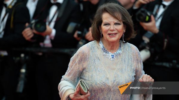 Итальянская актриса Клаудия Кардинале на красной дорожке 70-го Каннского международного кинофестиваля (23 May 2017). Канны - Sputnik Армения