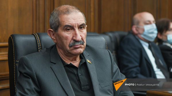Гагик Мелконян на совместном заседании постоянных комиссий НС (25 октября 2021). Еревaн - Sputnik Армения