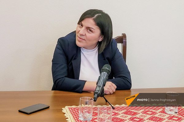 Министр образования, науки, культуры и спорта Карабаха Лусине Караханян  - Sputnik Армения