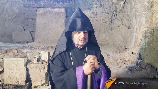 Կողմնակից եմ, որ բանակը հզորանա, քան թե նոր եկեղեցի կառուցենք. Արցախի հոգևոր առաջնորդ - Sputnik Արմենիա