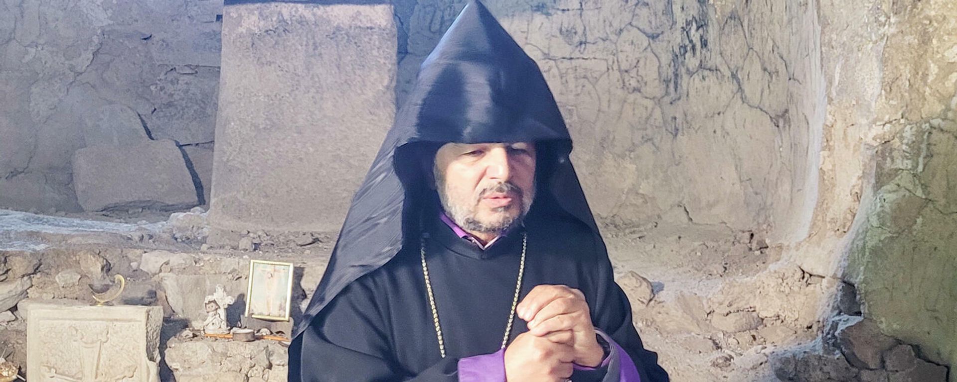 Կողմնակից եմ, որ բանակը հզորանա, քան թե նոր եկեղեցի կառուցենք. Արցախի հոգևոր առաջնորդ - Sputnik Արմենիա, 1920, 25.10.2021