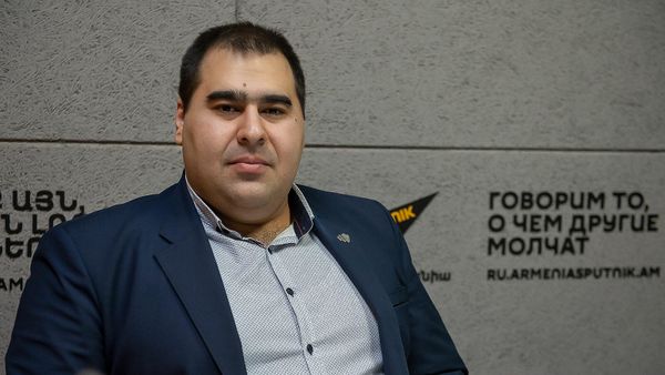 Անկանխիկ վճարումն ու նոր ավտոբուսների գործարկումը խնդրի լուծում չեն. ե՞րբ կունենանք քաղաքակիրթ տրանսպորտային համակարգ - Sputnik Արմենիա