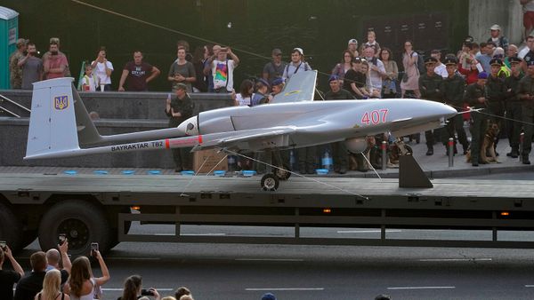 Беспилотный летательный аппарат Bayraktar на репетиции военного парада в честь Дня независимости Украины (18 августа 2021). Киев - Sputnik Армения