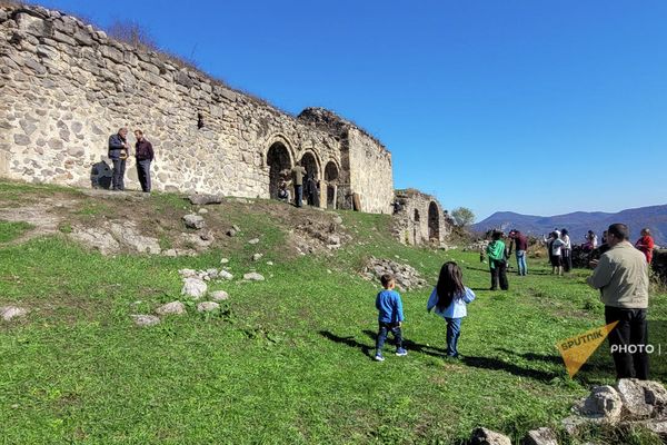 Զբոսաշրջիկները&#x60; Հակոբավանքում - Sputnik Արմենիա