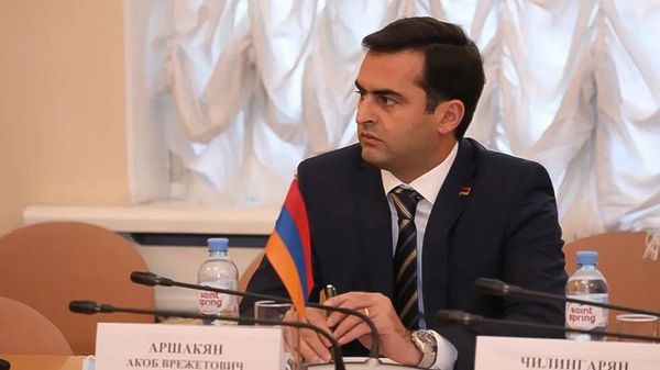 Вице-спикер НС Акоп Аршакян принял участие в заседании Совместной комиссии МПА СНГ по гармонизации законодательства в сфере безопасности и противодействию новым вызовам и угрозам и постоянной комиссии МПА СНГ по обороне и безопасности (28 октября 2021). Санкт-Петербург - Sputnik Армения
