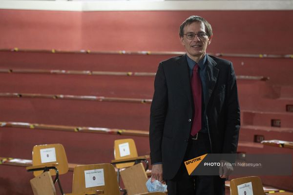 Преподаватель древнеармянского языка в Папском Восточном институте Марко Байс - Sputnik Армения
