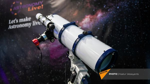 Телескоп в павильоне стартапа Freedom Astronomy - Sputnik Армения