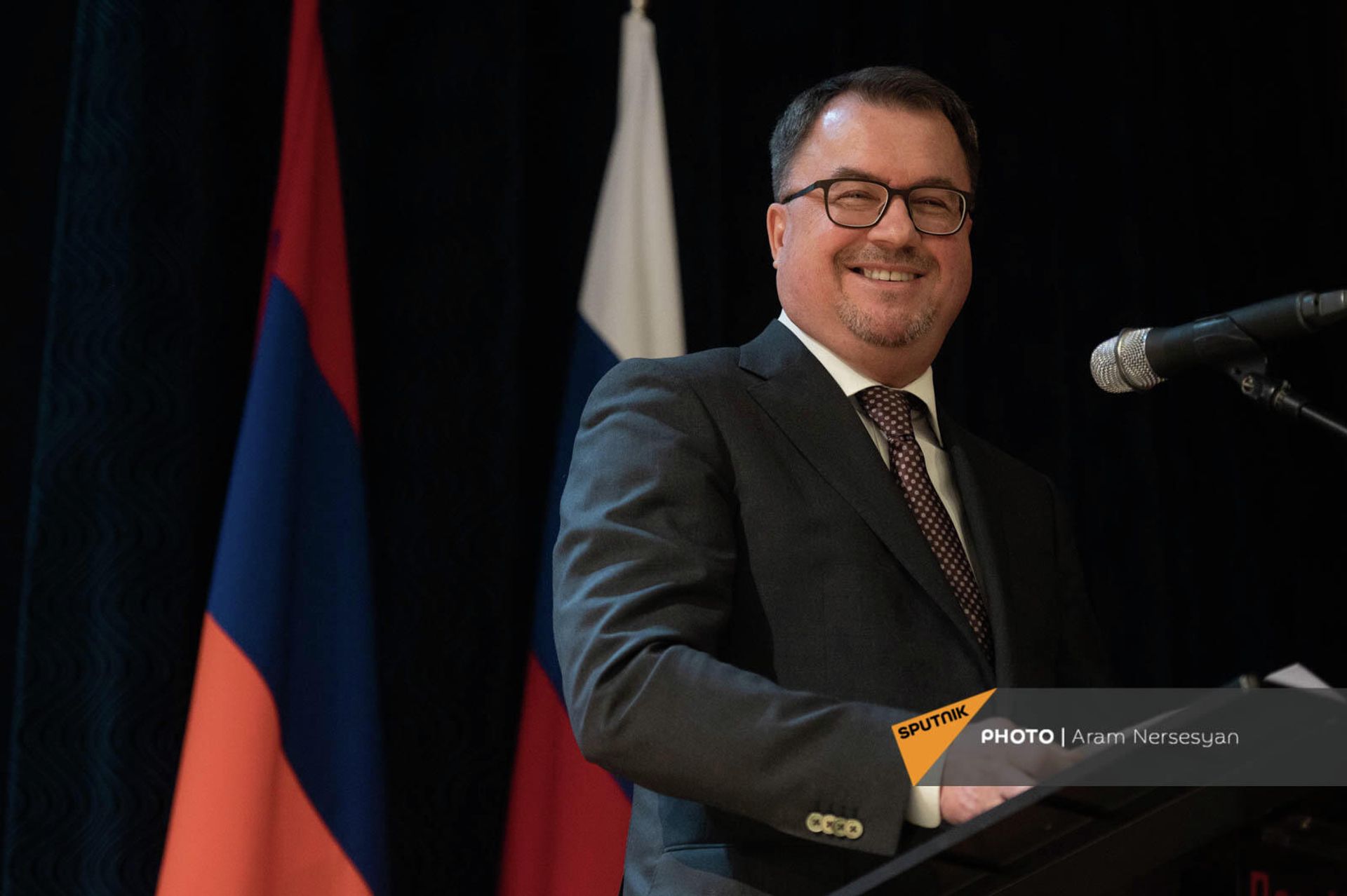 Руководитель Русского дома в Ереване Вадим Фефилов на конференции Российские соотечественники Армении: современные вызовы, инерция сознания и перспективы будущего (30 октября 2021). Еревaн Руководитель Русского дома в Ереване Вадим Фефилов на конференции Российские соотечественники Армении: современные вызовы, инерция сознания и перспективы будущего (30 октября 2021). Еревaн - Sputnik Армения, 1920, 30.10.2021