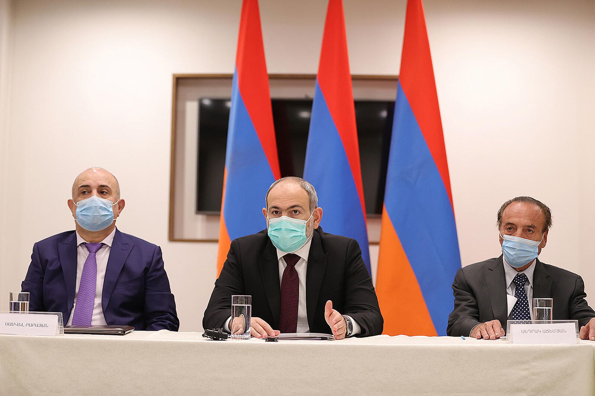Վարչապետ Նիկոլ Փաշինյանը արտախորհրդարանական քաղաքական ուժերի հետ համագործակցության խորհրդակցական ժողովի հերթական նիստի ժամանակ (30 հոկտեմբերի,  2021թ․). Երևան - Sputnik Արմենիա, 1920, 30.10.2021